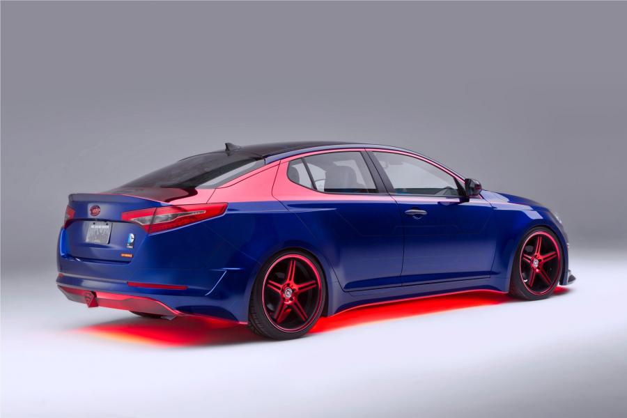  Kia Optima Hybrid Superman-Inspired 2013 года  (фото 5 из 5)